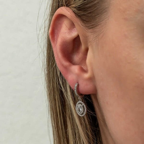 Gümüş Oval Taşlı Sallantılı Küpe