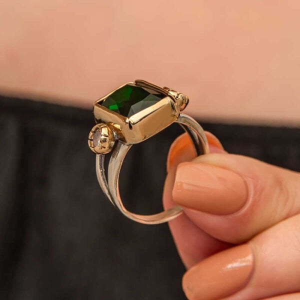 Gümüş Yeşil Zirkon Taşlı Otantik Kadın Yüzük