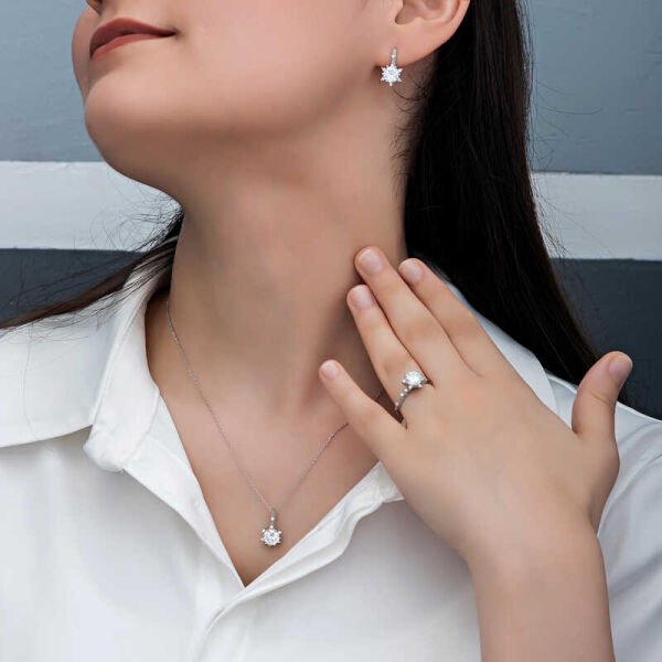 Gümüş Çiçek Desenli Kadın Set