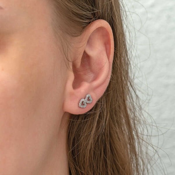 Gümüş İki Kalp Çivili Bayan Küpe