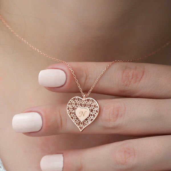 Gümüş Rose Kişiye Özel Kalbin İçinde Kalp Bayan Kolye