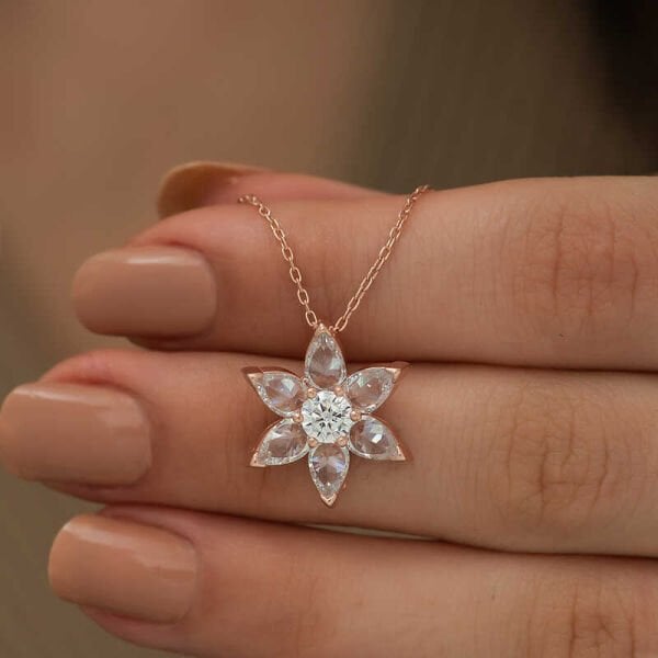 Gümüş Rose Beyaz Çiçek Kolye