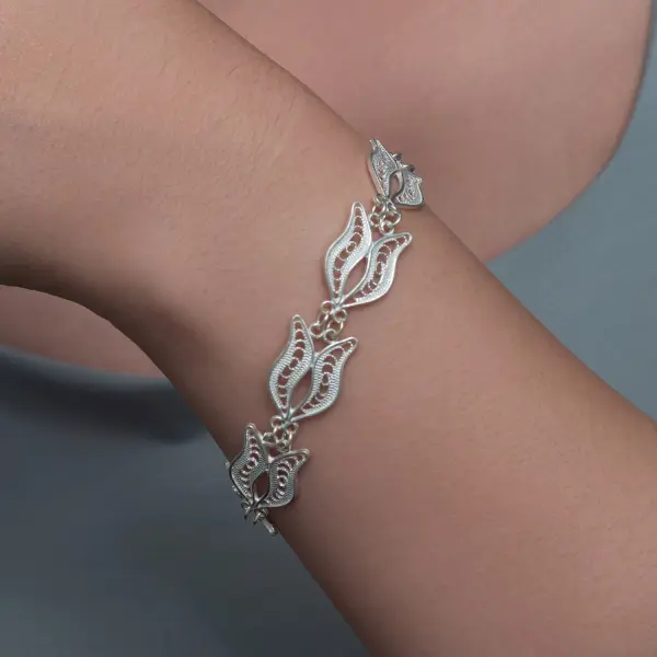 Gümüş Lale Motifli Telkari Kadın Bileklik