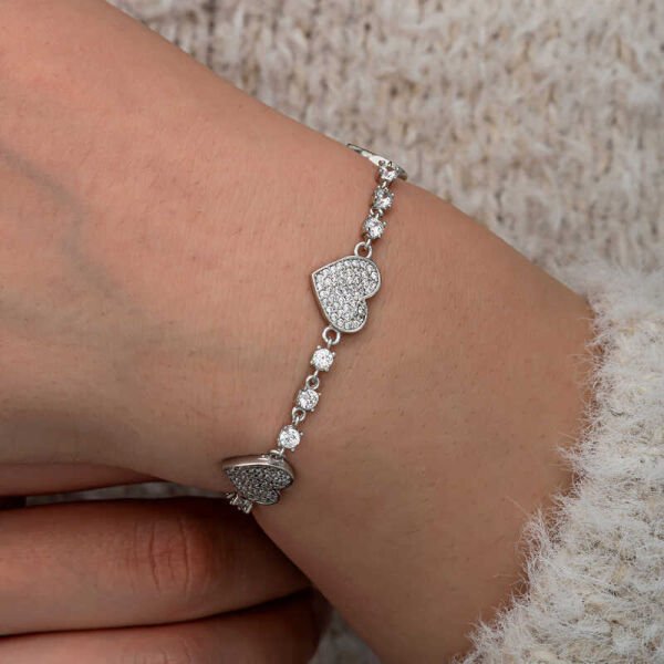 Gümüş Zirkon Taşlı Sıralı Kalp Kadın Bileklik