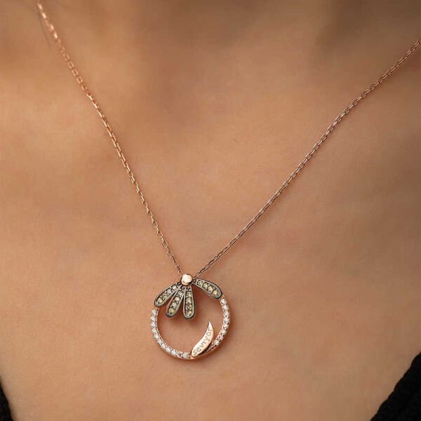 Gümüş Papatya ’’Seviyor’’ Kolye