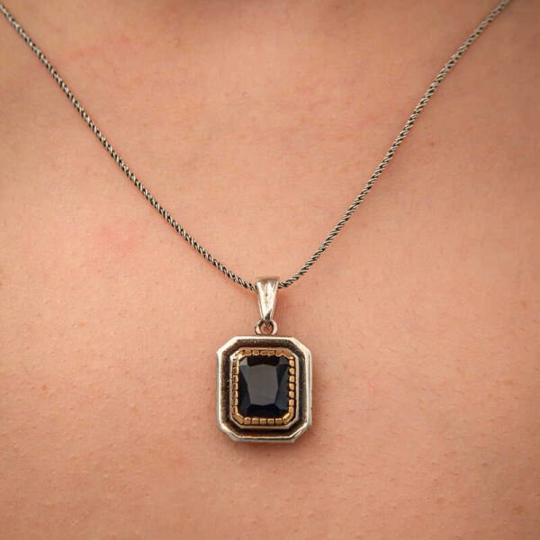 Gümüş Lacivert Taşlı Dikdörtgen Kadın Kolye