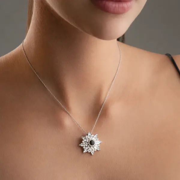 Gümüş 100 Dilde Seni Seviyorum Lotus Kadın Kolye