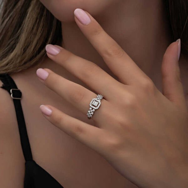 Gümüş Baget Taşlı Kadın Yüzük